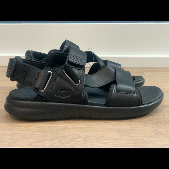 New UGG MENS UNION STRAP LEATHER BLACK SANDAL SIZE 9 MODEL # 1114990. - Picture 1 of 7